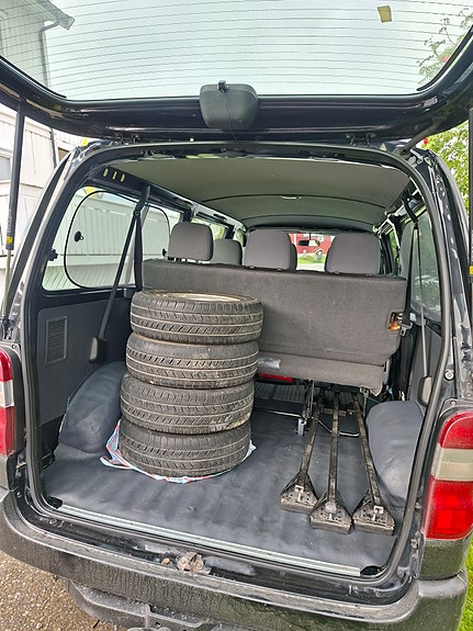 Toyota HiAce 24 of 25