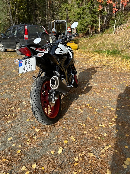 Suzuki Suzuki gsx s125 4 of 5