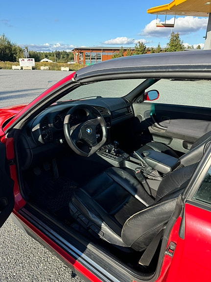BMW 318i 7 of 8