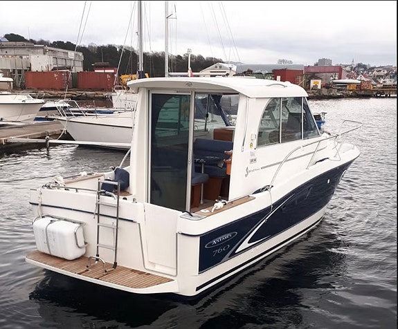 Påkostet Benetau Antares 760 selges 26 of 30
