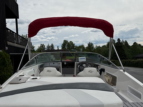 Rinker Captiva 192 til salgs. 135HK bensin 5 of 5