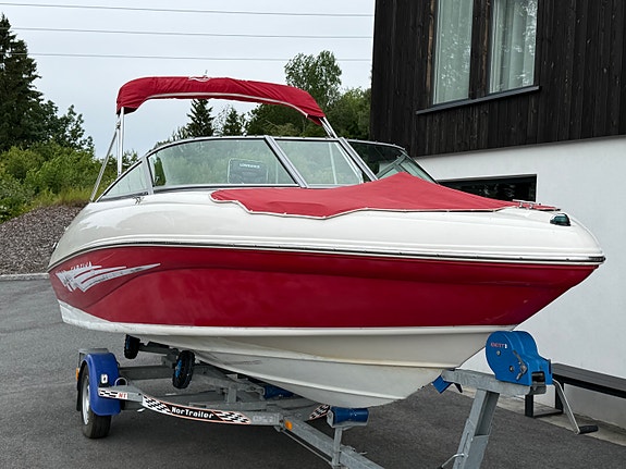 Rinker Captiva 192 til salgs. 135HK bensin 3 of 5