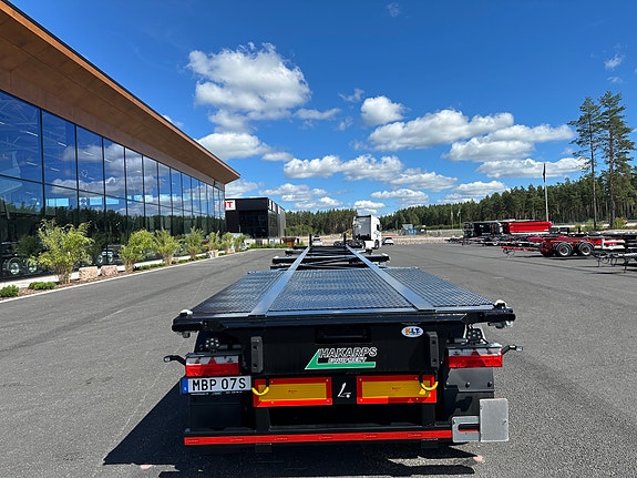 LeciTrailer Containerchassie ADR classification 8 of 12