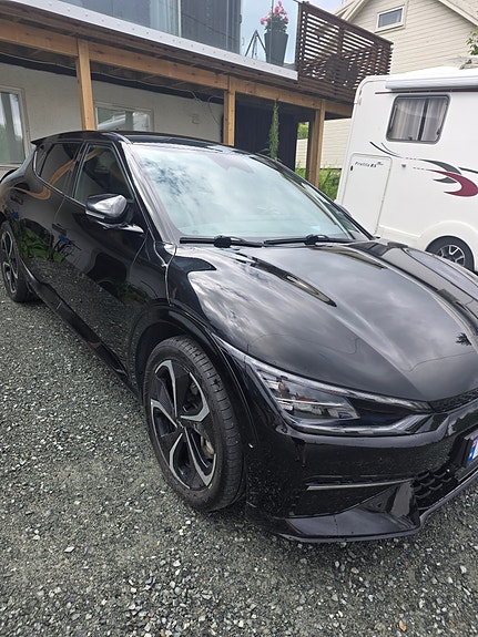 Kia EV6 2 of 5