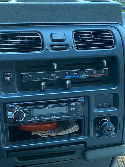 Toyota HiAce 12 of 18