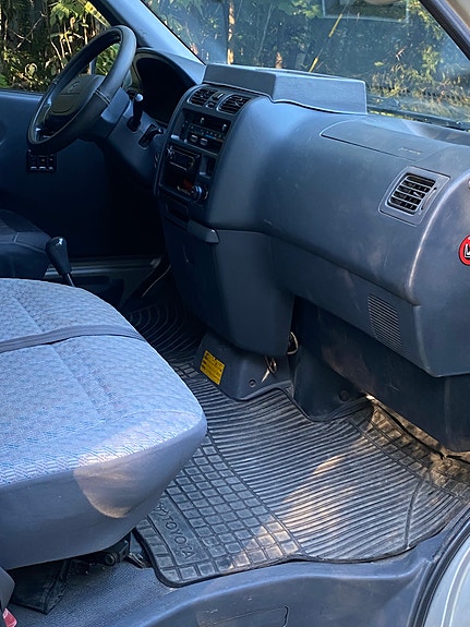 Toyota HiAce 13 of 18