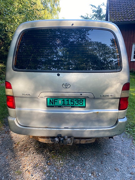 Toyota HiAce 3 of 18