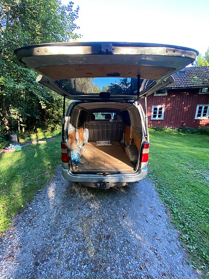 Toyota HiAce 7 of 18