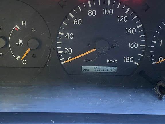 Toyota HiAce 9 of 18