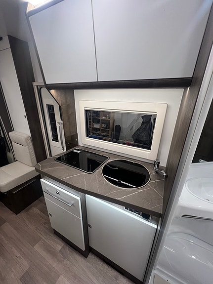 Benimar TESSORO 430 UNDER 6M.  Dette er en helt ny bil 24 of 30