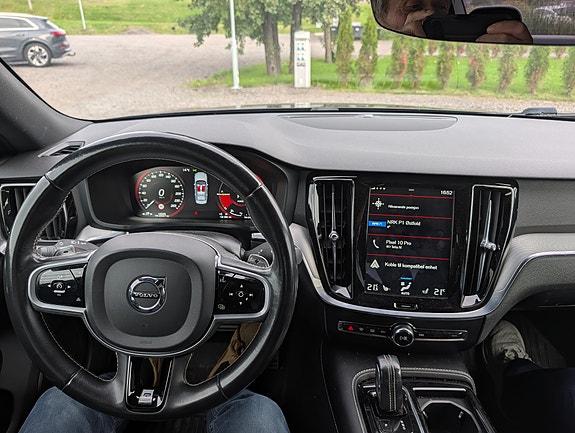 Volvo S60 2 of 6