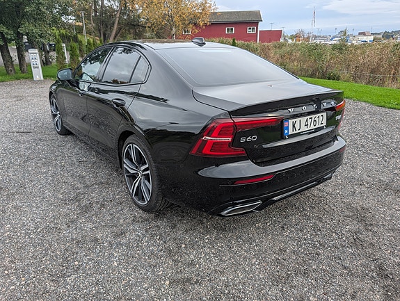 Volvo S60 4 of 6