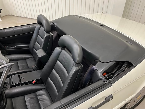 Cadillac Allante 6 of 8
