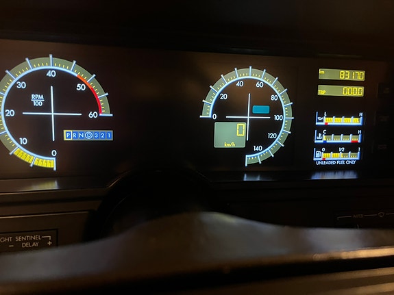 Cadillac Allante 8 of 8
