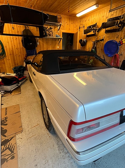 Cadillac Allante 4 of 5