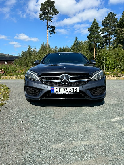 Mercedes-Benz 250 2 of 27