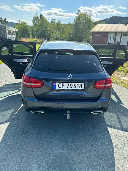Mercedes-Benz 250 8 of 27
