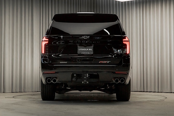 Chevrolet Suburban 19 of 30