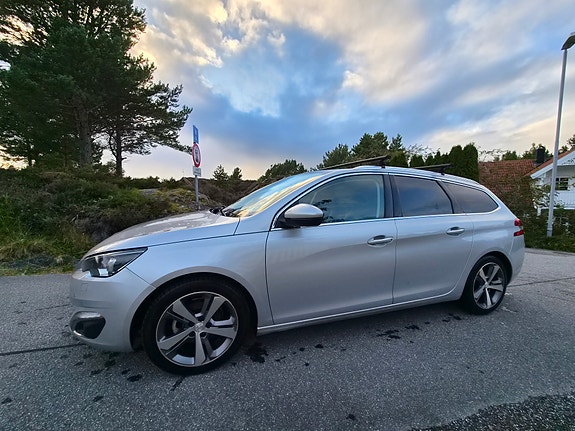 Peugeot 308 2 of 30