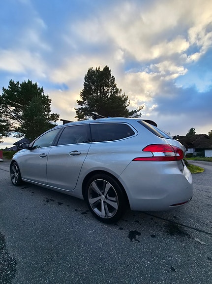 Peugeot 308 4 of 30