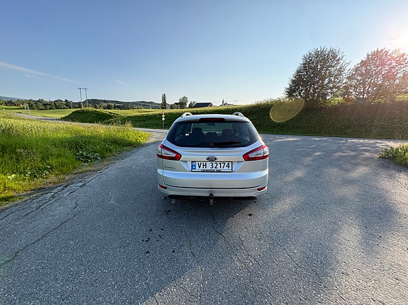 Ford Mondeo 3 of 13