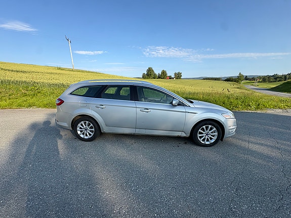 Ford Mondeo 2 of 13