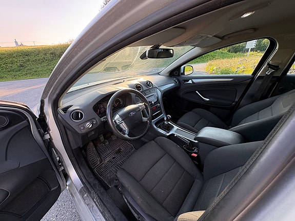 Ford Mondeo 9 of 13