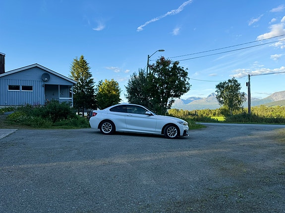 BMW 218i 2 of 22