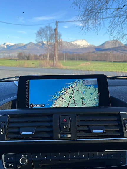 BMW 218i 22 of 22