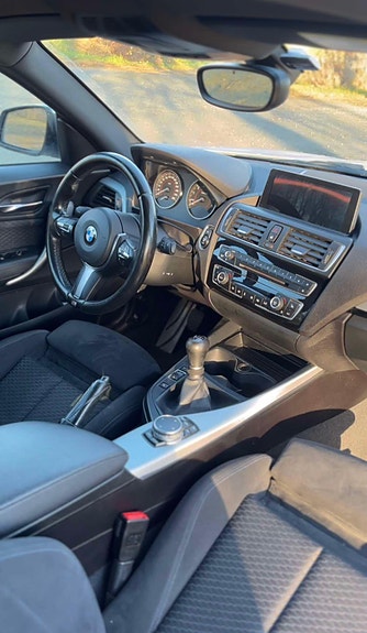 BMW 218i 14 of 22