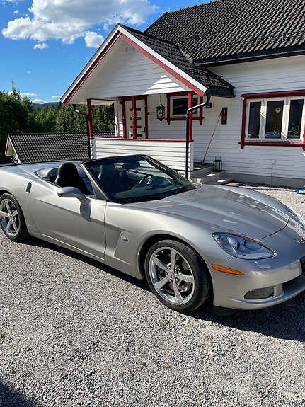 Chevrolet Corvette 3 of 5