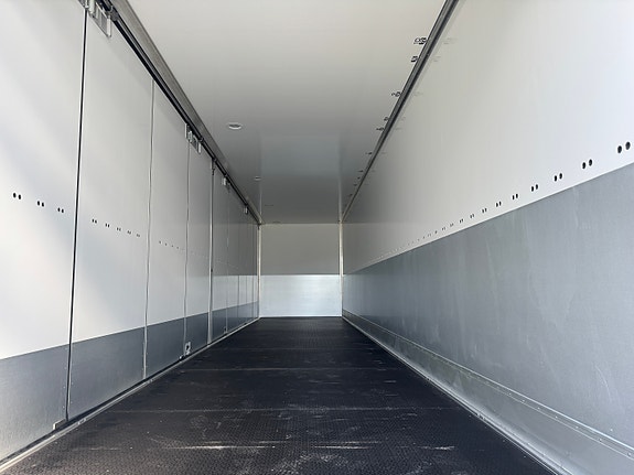 Ekeri ny stykkgodstrailer med løft og sving. 2820mm innvendig høyde. 2600 bredde. Bra med verktøykasser. Traileren er klar til levering. 4 of 4