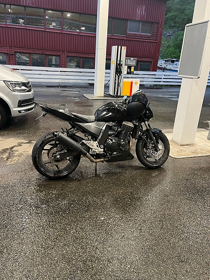 Kawasaki Z750 3 of 5
