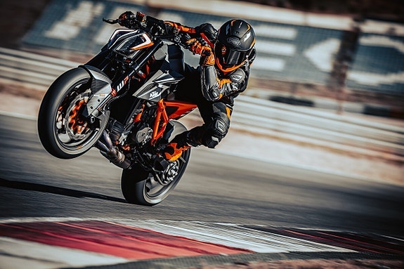 KTM 1290 Super Duke RR 5 of 5