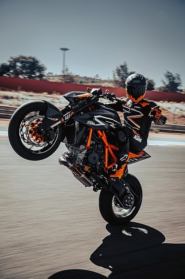 KTM 1290 Super Duke RR 7 of 15