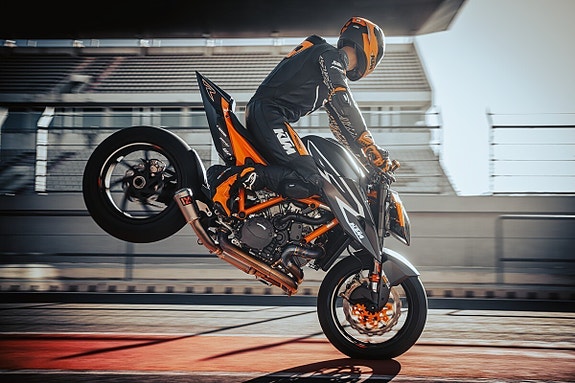 KTM 1290 Super Duke RR 3 of 5