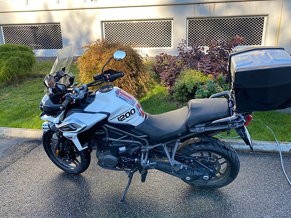 Triumph XCA 4 of 8