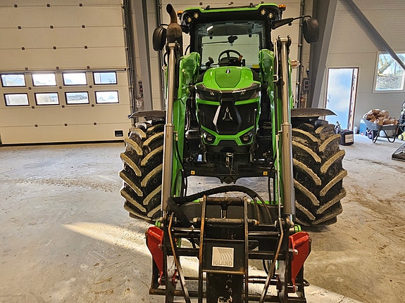 Deutz Fahr 6135C TTV 2 of 4