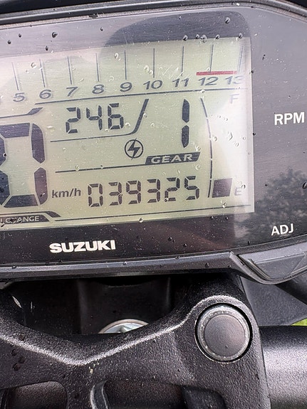 Suzuki Gsx-s 4 of 5