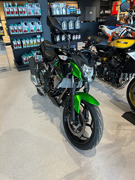 Kawasaki Z 125 2 of 3
