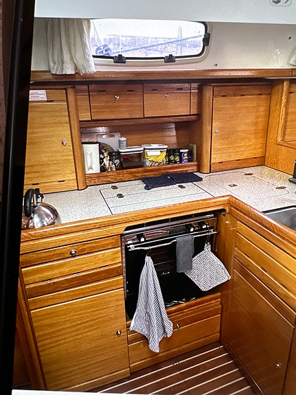 Ferieklar, vakker, velholdt Bavaria Cruiser 37 seilbåt 3 of 5