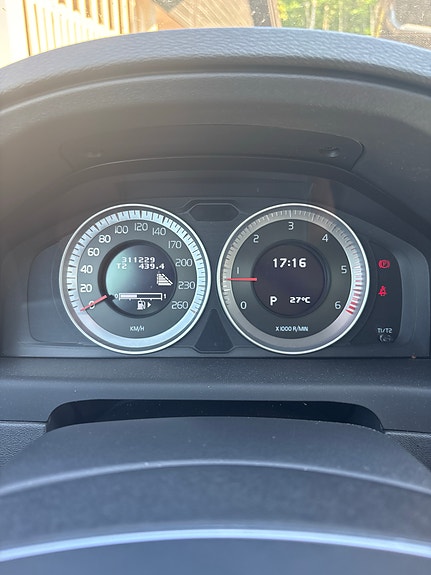 Volvo XC70 23 of 30