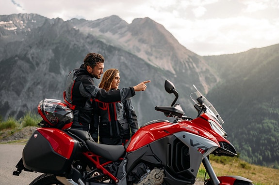 Ducati Multistrada V4 S 4 of 14