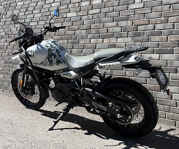 Royal Enfield Himalayan 452 9 of 13