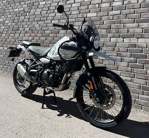 Royal Enfield Himalayan 452 2 of 5