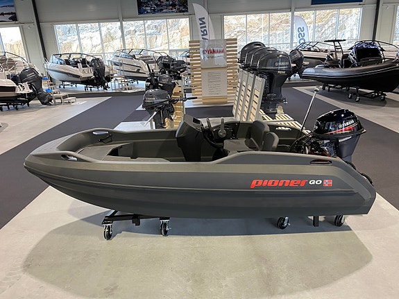 PIONER GO MED YAMAHA F9,9 HEL SPORT -2025 MOD. -NYHET, SUPER UNGDOMSBÅT!