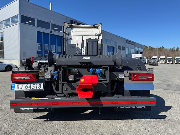 Scania R590 Tridem 4 of 15
