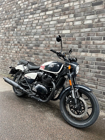 Royal Enfield Shotgun 650 3 of 5