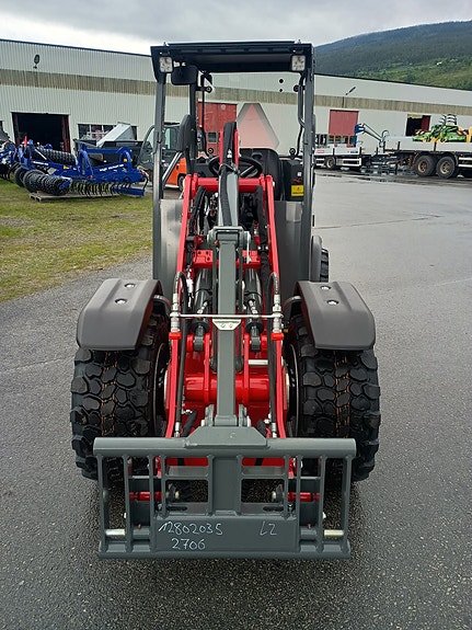 Weidemann 1260 LP 2 of 5
