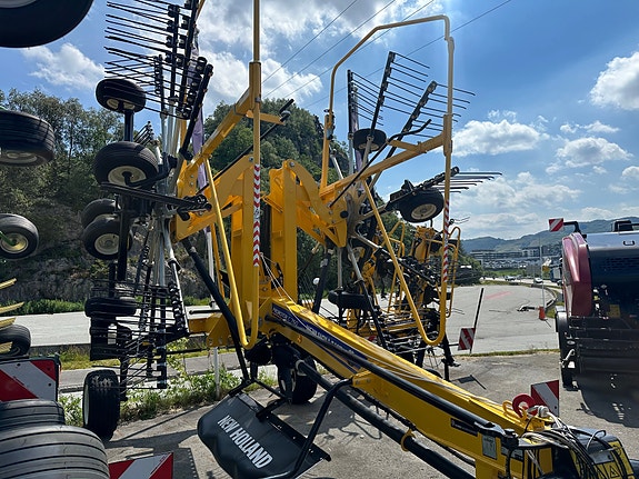 New Holland Prorotor C760 2 of 3
